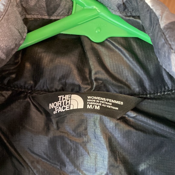 The North Face black and grey light jacket - Picture 3 of 4